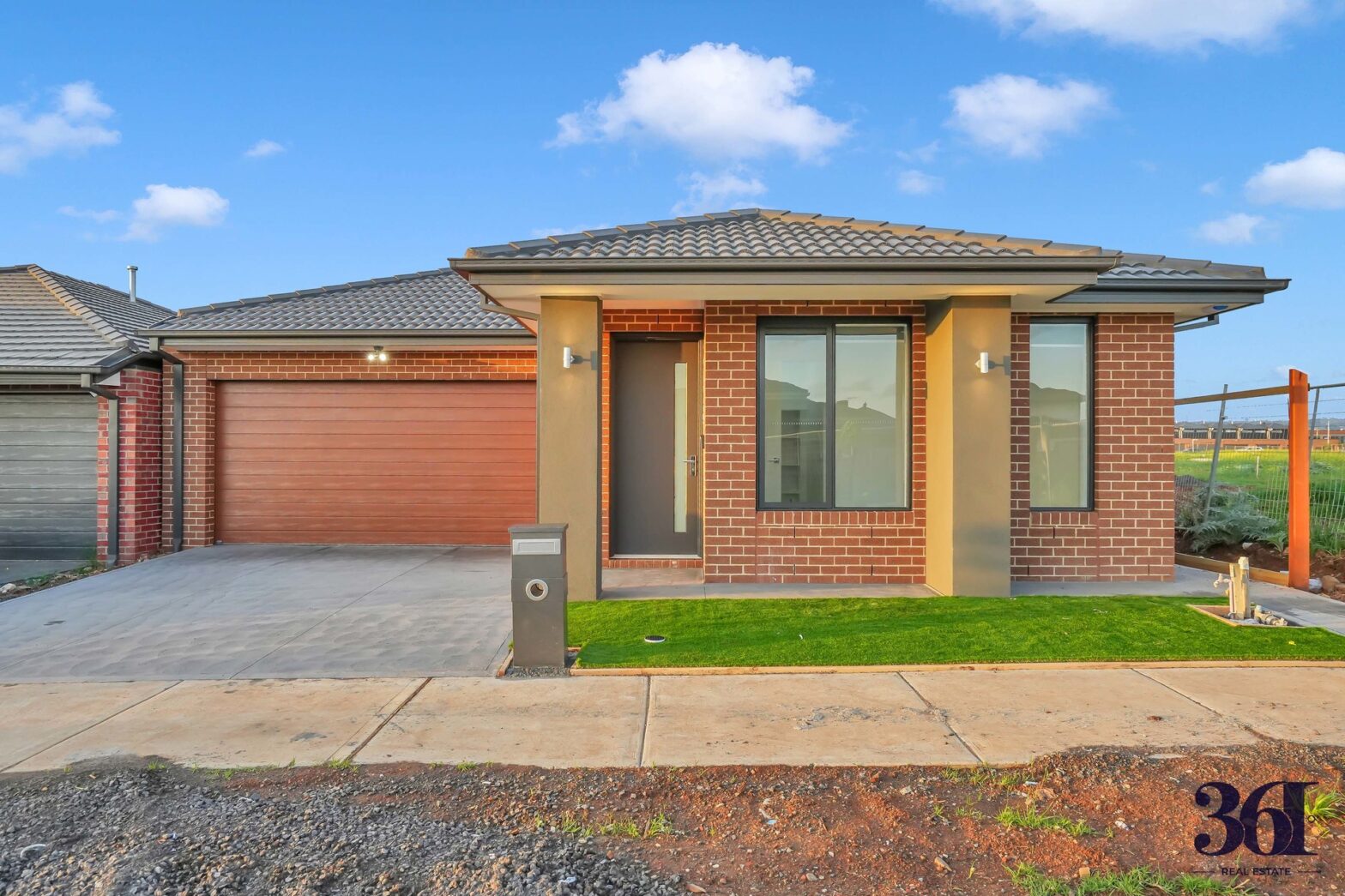 Stunning House In Ideal Location!!!!