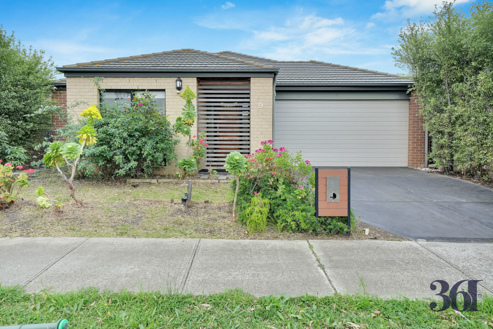 Spacious Family Home in Tarneit!!!