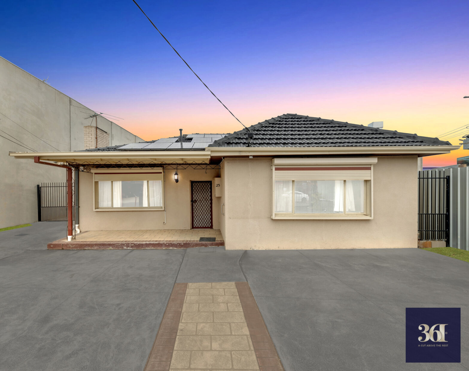 For Rent: Spacious 4-Bedroom Family Home in Laverton – Solar Panels, Prime Location Near Aircraft Train Station, Shops, and Restaurants
