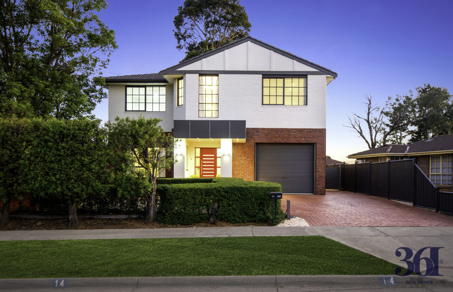 Stylishly Renovated Family Home in the Heart of Hoppers Crossing !!!!