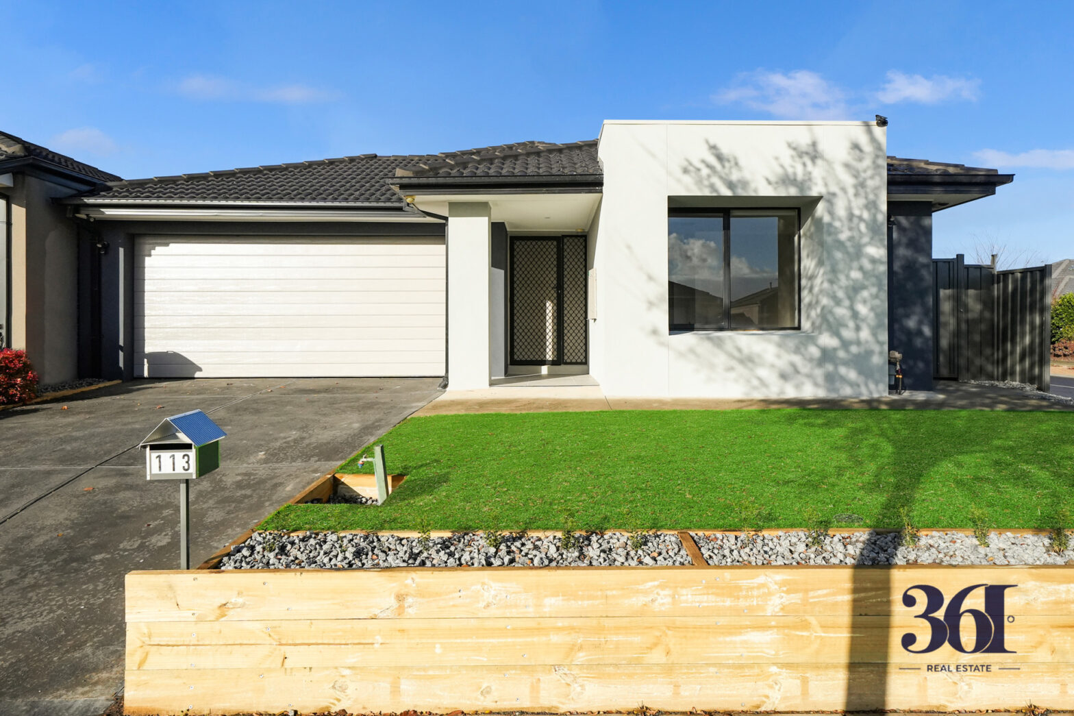 Perfectly Positioned Living in the Heart of Tarneit!!! Perfectly Positioned Living in the Heart of Tarneit!!!